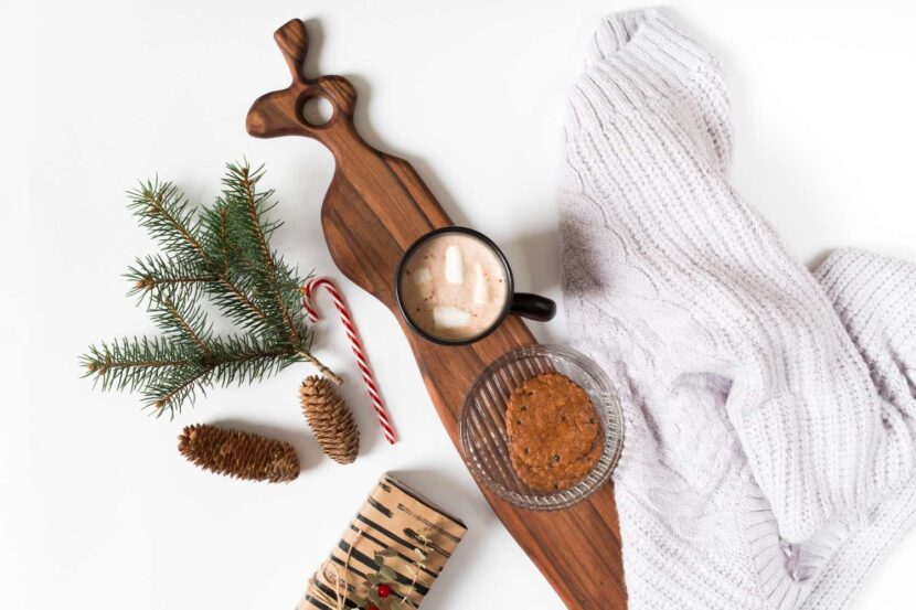 Creative ideas for building the perfect winter self-care gift basket with cozy essentials.